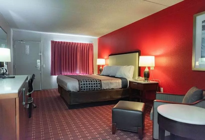 汽车旅馆 Spencer Inn And Suites