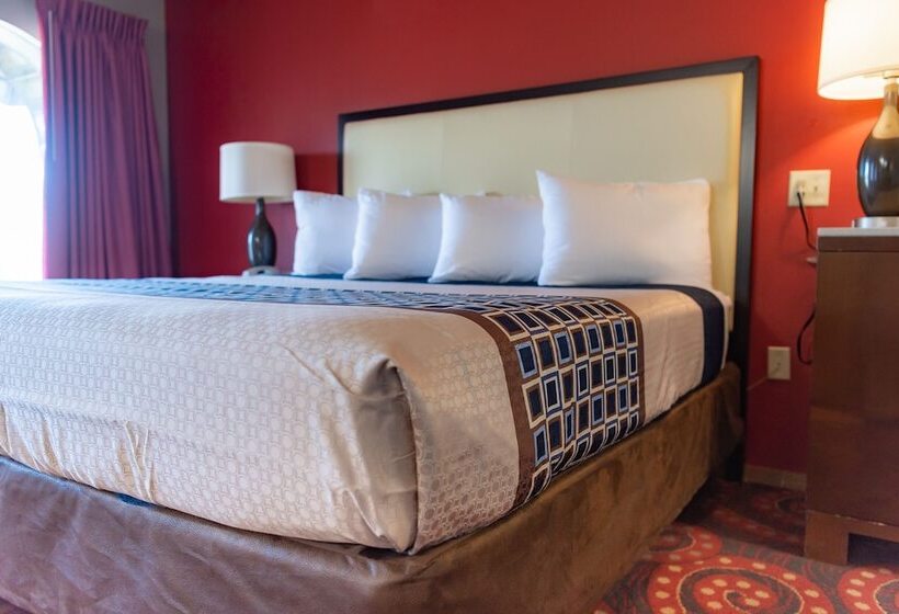 モーテル Spencer Inn And Suites