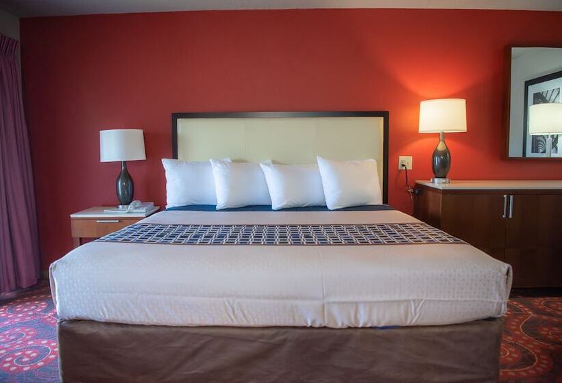 モーテル Spencer Inn And Suites