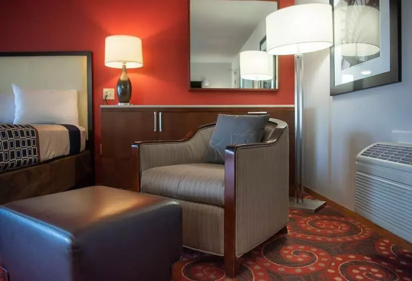 汽车旅馆 Spencer Inn And Suites