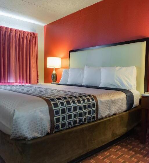 モーテル Spencer Inn And Suites