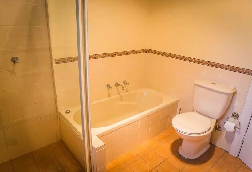 Whispering Pines Cottages