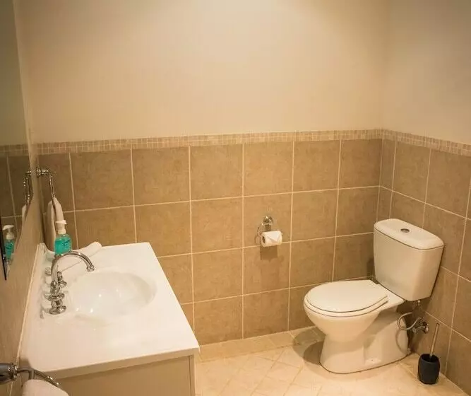 Whispering Pines Cottages