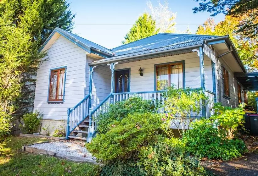 Whispering Pines Cottages