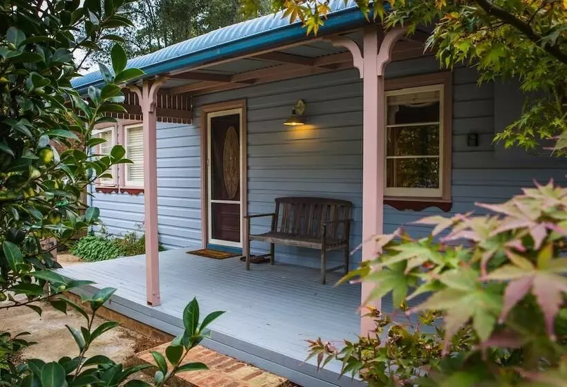 Whispering Pines Cottages