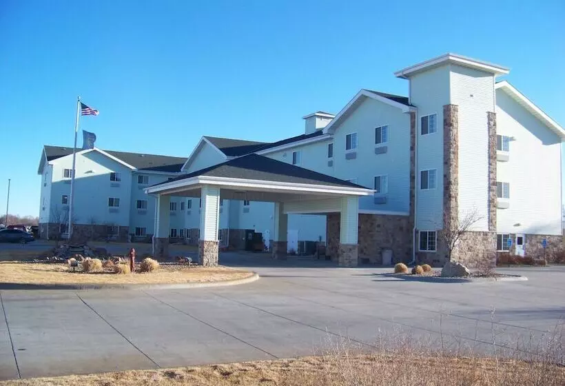 Days Inn & Suites By Wyndham Columbus Ne