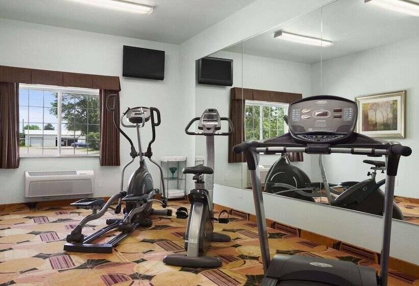 Days Inn & Suites By Wyndham Columbus Ne