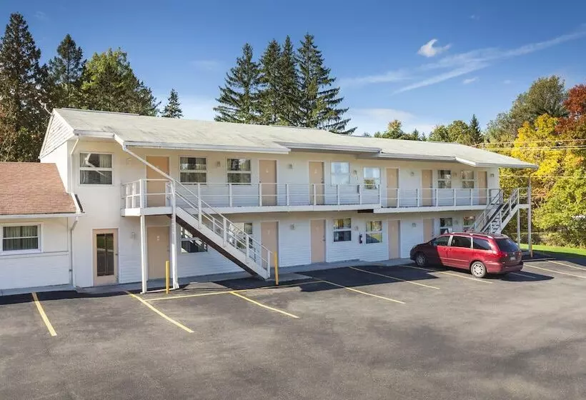 مُتل The Springwater Inn