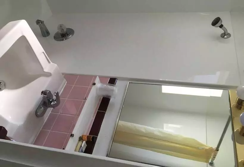 مُتل The Springwater Inn