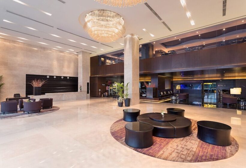 فندق Crowne Plaza Kochi, An Ihg