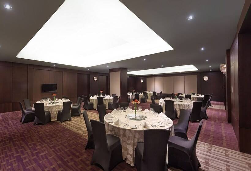 فندق Crowne Plaza Kochi, An Ihg