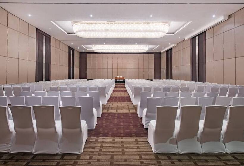 فندق Crowne Plaza Kochi, An Ihg