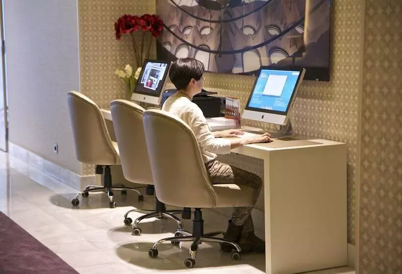 Отель Indigo Barcelona Plaza Catalunya 4sup, An Ihg