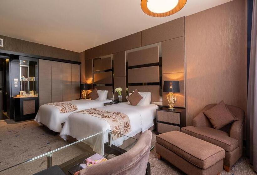 Hotel New World Suites