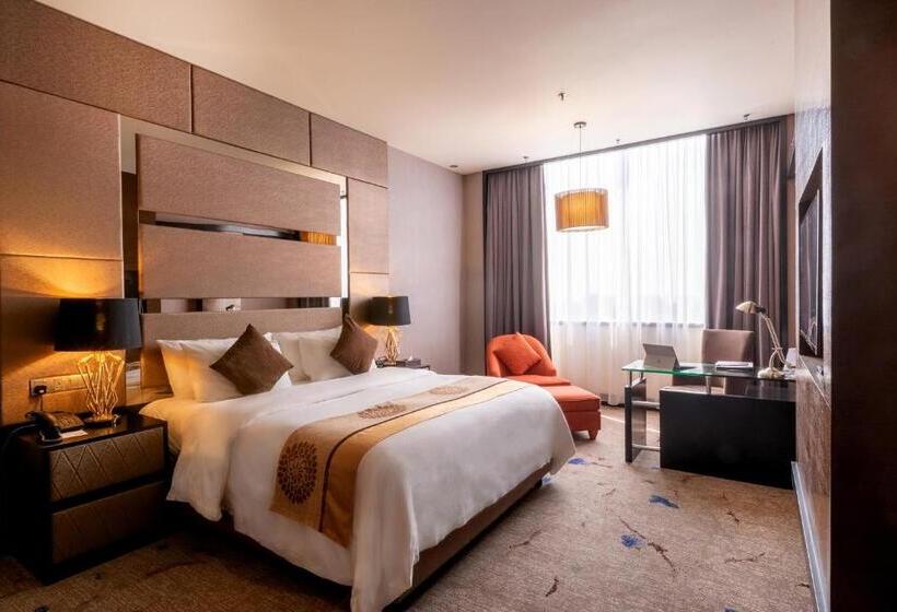 Hotel New World Suites