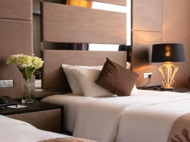 Hotel New World Suites