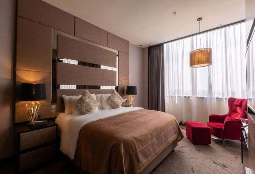 Hotel New World Suites