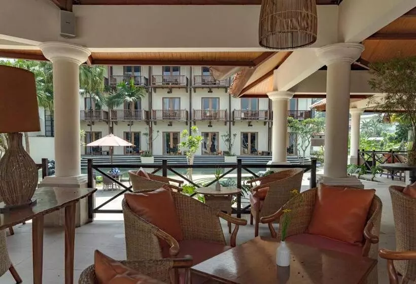 Отель Novus Giri Resort & Spa