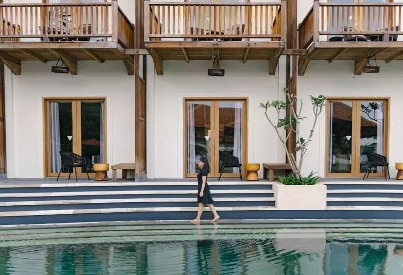 Отель Novus Giri Resort & Spa