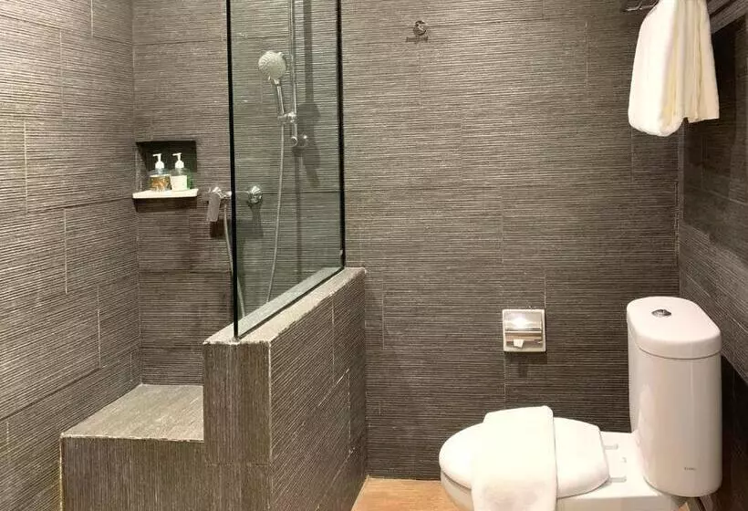 Отель Novus Giri Resort & Spa