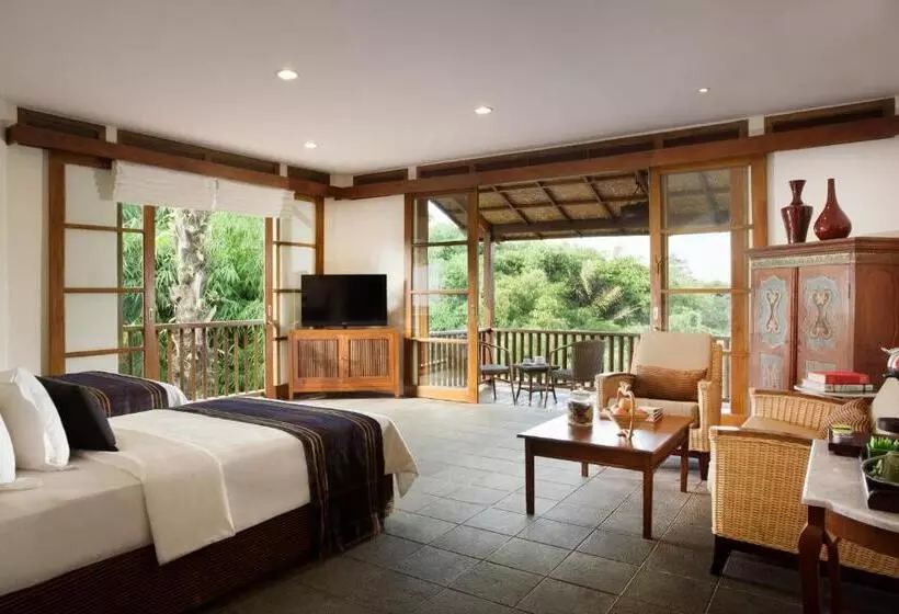 Отель Novus Giri Resort & Spa