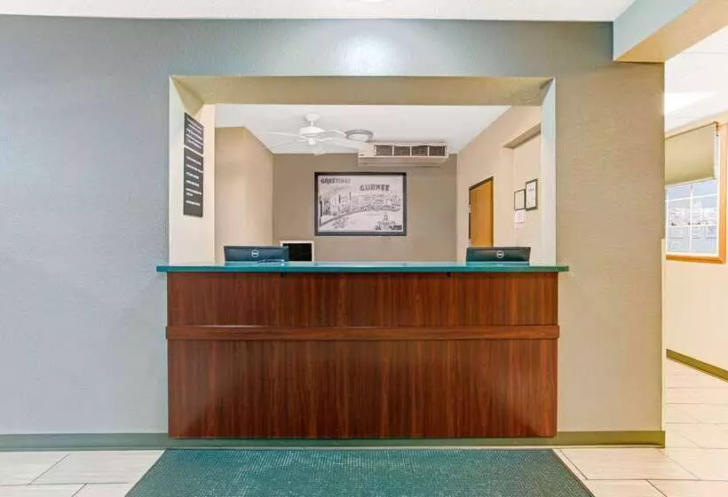 ホテル Super 8 By Wyndham Gurnee