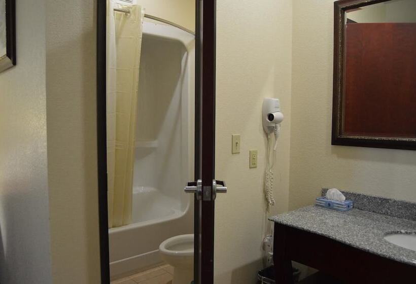 Отель Hiway Inn Express Kiowa