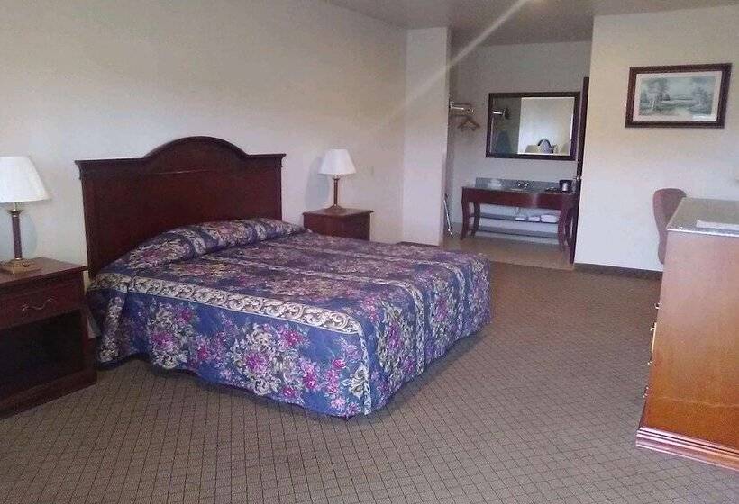 Отель Hiway Inn Express Kiowa