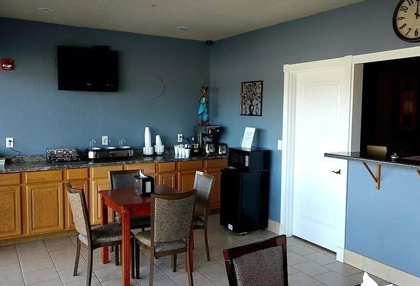 호텔 Hiway Inn Express Kiowa