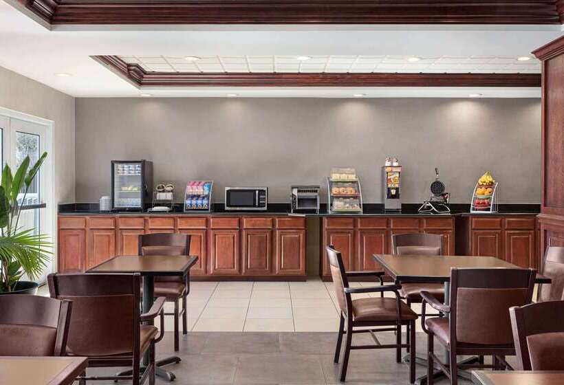 فندق Wingate By Wyndham Southport