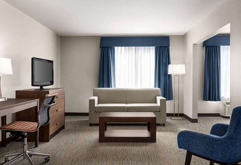 فندق Wingate By Wyndham Southport