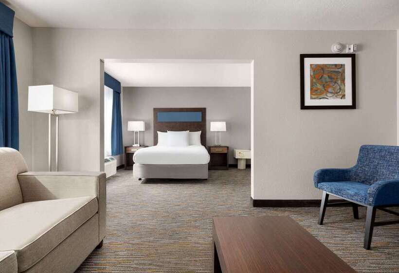 فندق Wingate By Wyndham Southport