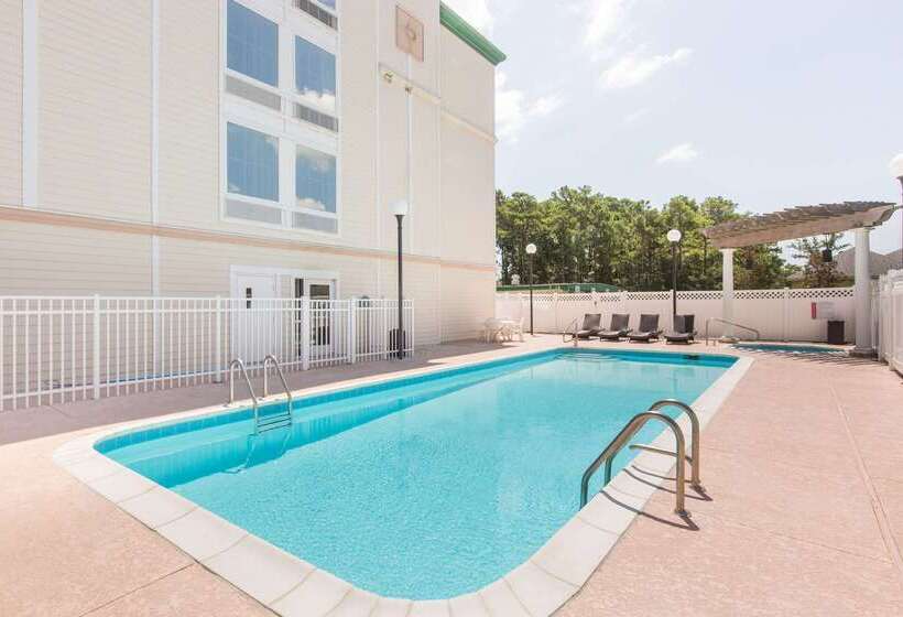 فندق Wingate By Wyndham Southport