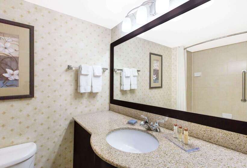 فندق Wingate By Wyndham Southport