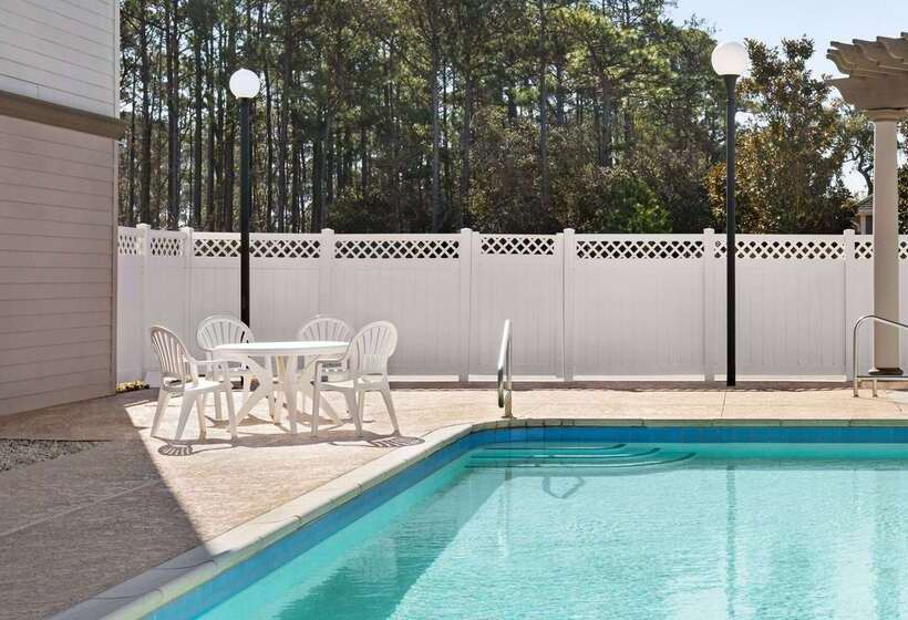 فندق Wingate By Wyndham Southport