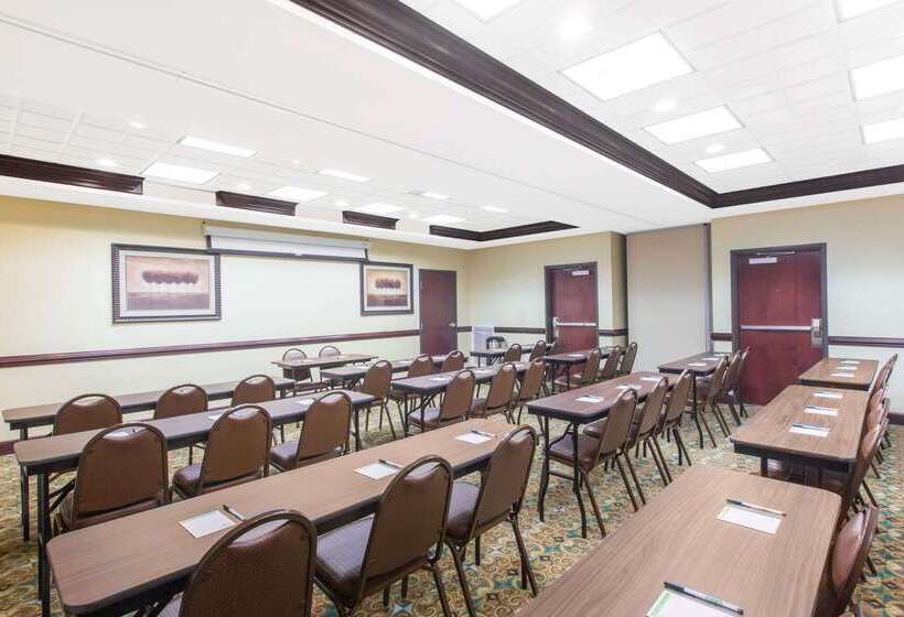 فندق Wingate By Wyndham Southport