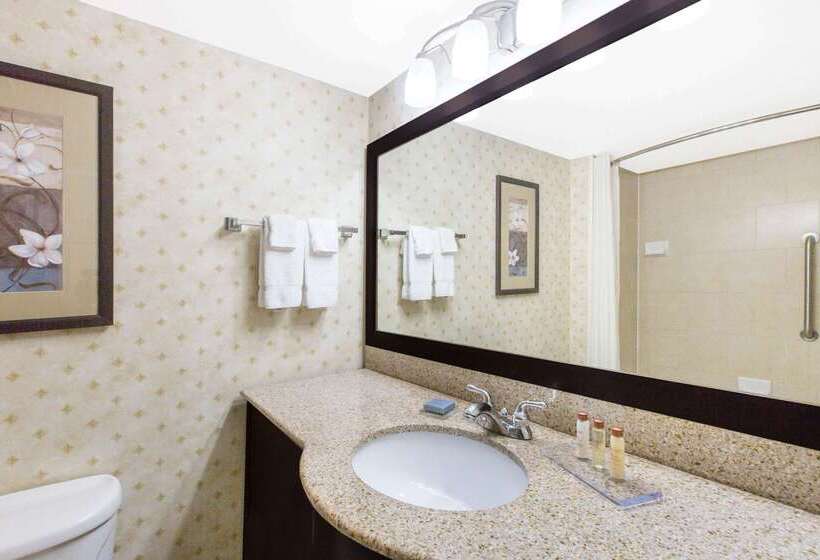 فندق Wingate By Wyndham Southport