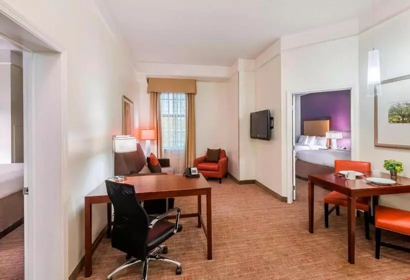 Residence Inn Savannah Downtown Historic District
