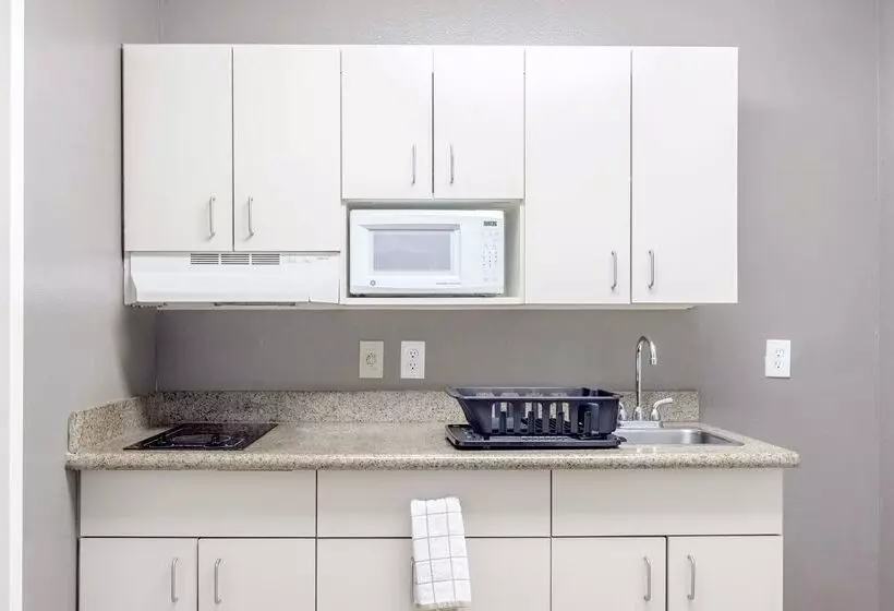 Studio 6lafayette, La Broussard