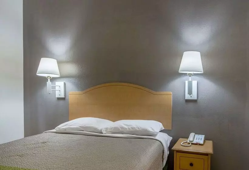 Studio 6lafayette, La Broussard