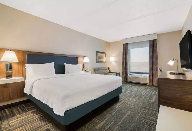 Hampton Inn & Suites Plattsburgh