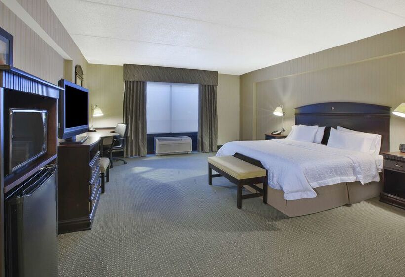 Hampton Inn & Suites Plattsburgh