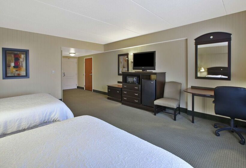 Hampton Inn & Suites Plattsburgh