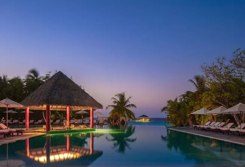 هتل Adaaran Select Meedhupparu