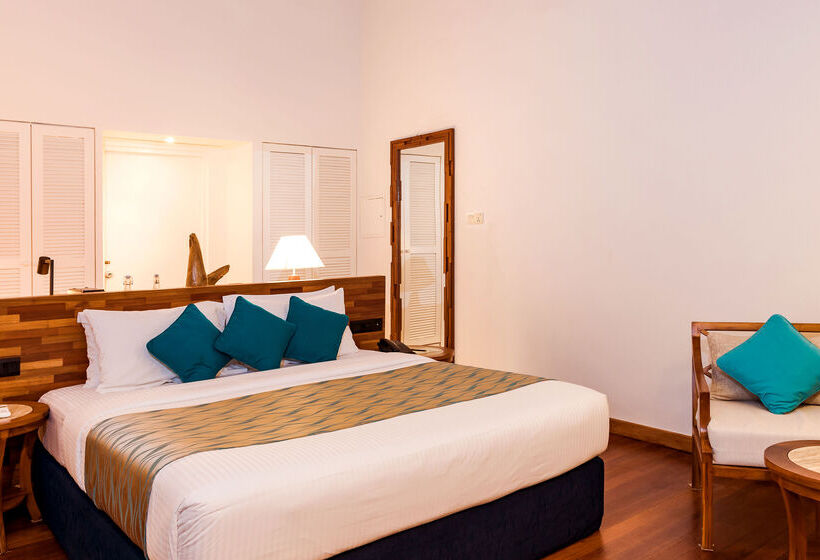 هتل Adaaran Select Meedhupparu