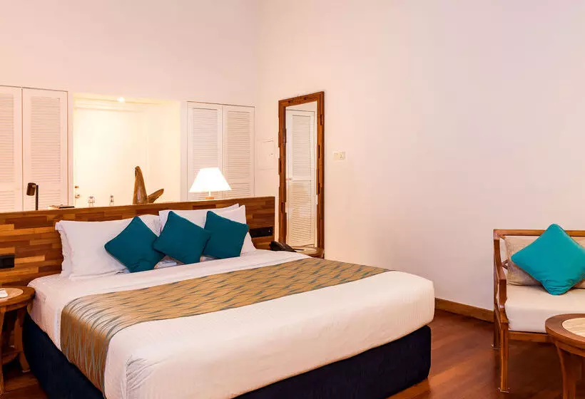 هتل Adaaran Select Meedhupparu