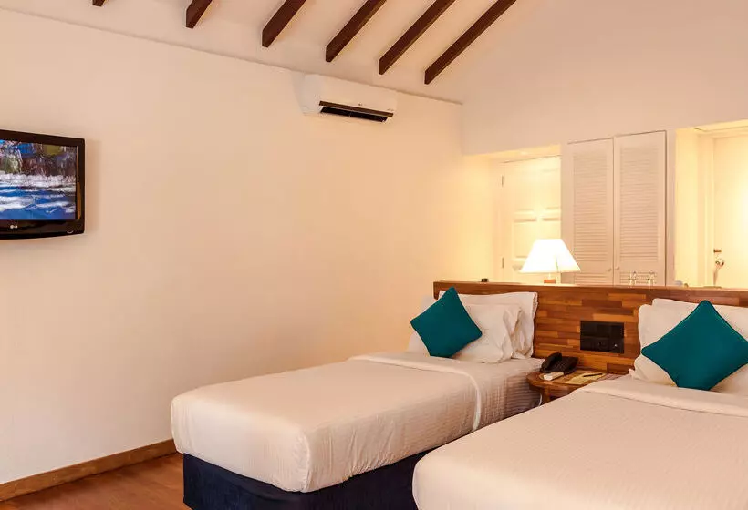 هتل Adaaran Select Meedhupparu