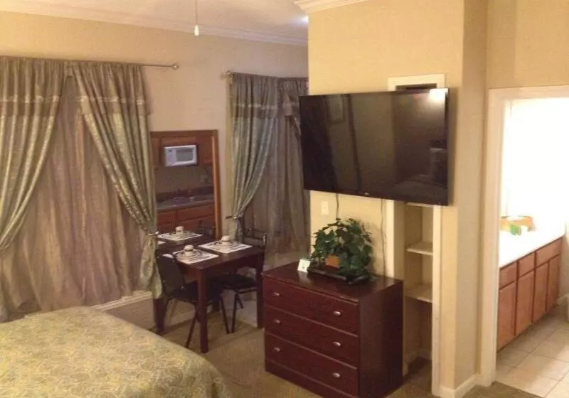 Athens Hotel & Suites