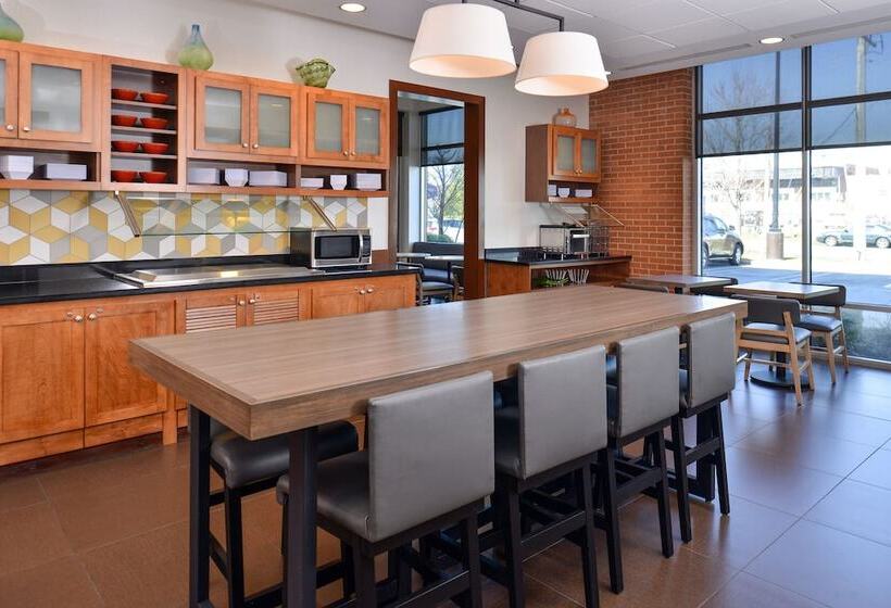 ホテル Hyatt Place Garden City