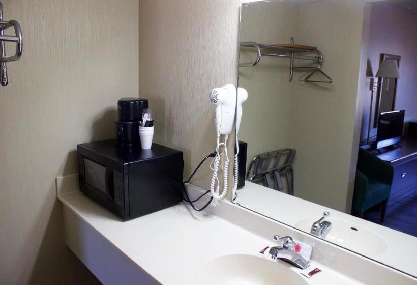 בית מלון כפרי Ozark Swiss Inn